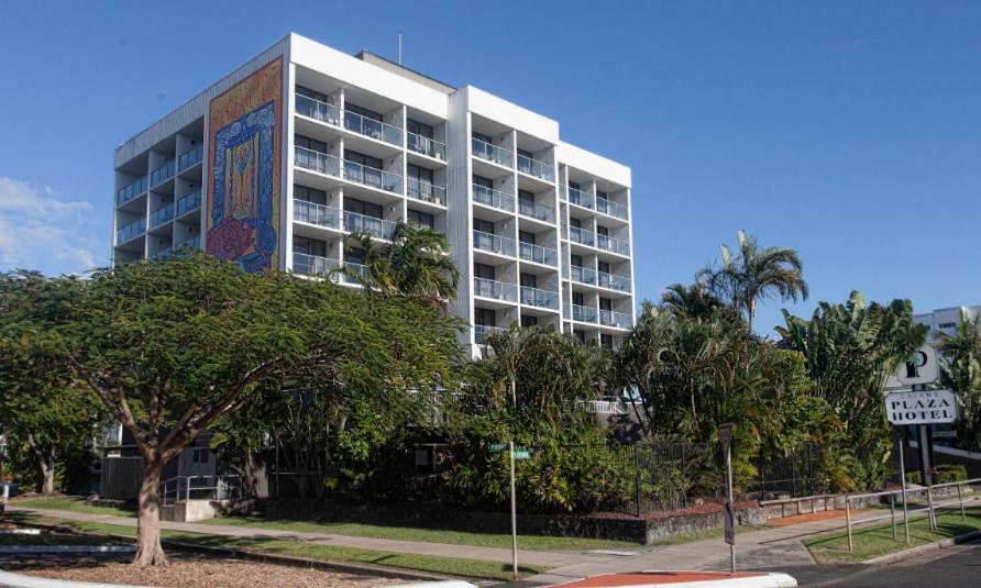 Cairns Plaza Hotel Exterior photo