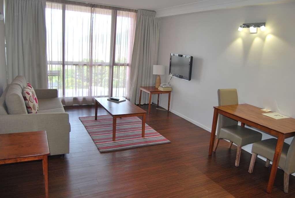 Cairns Plaza Hotel Room photo